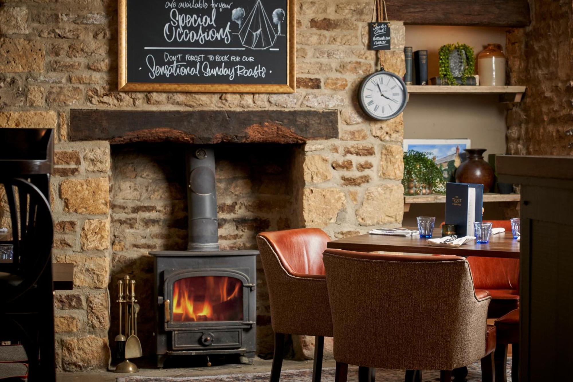 The Trout At Tadpole Bridge Hotel Фарингдън Екстериор снимка