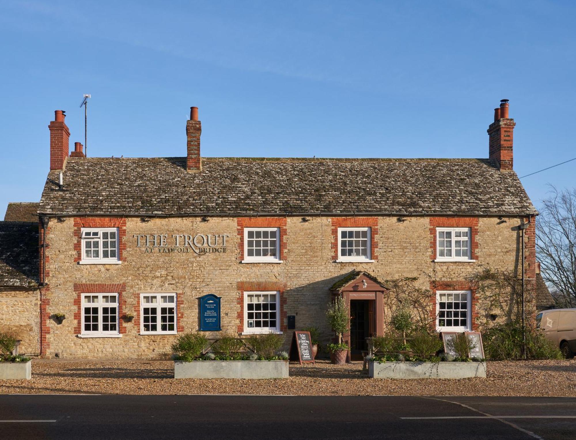 The Trout At Tadpole Bridge Hotel Фарингдън Екстериор снимка